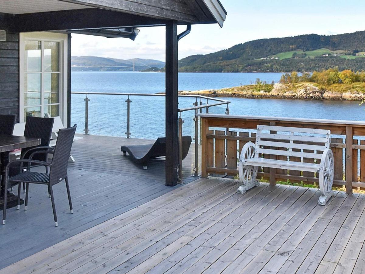 8 Person Holiday Home In Torvikbukt Exteriör bild